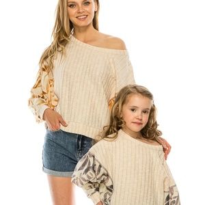 Woman FLORAL SLEEVES RIBBED BODICE OVERSIZE PULLOVER